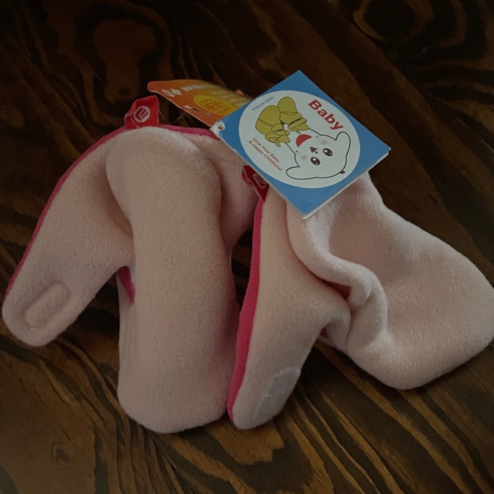 Stay on Pink Baby sock booties